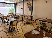 Atmosphère du Le Provence Restaurant Pizzeria à Capestang - n°16
