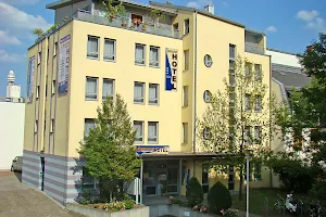 Senator Hotel Frankfurt image
