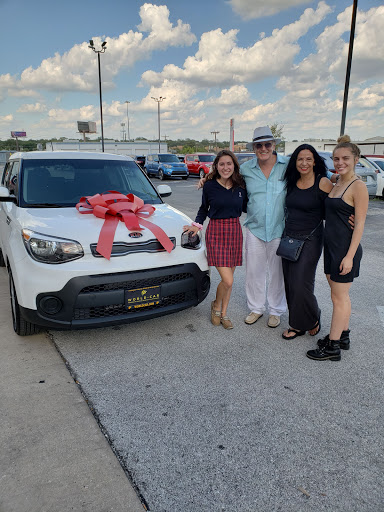 Kia Dealer «World Car Kia», reviews and photos, 4220 Fredericksburg Rd Building 1, San Antonio, TX 78201, USA