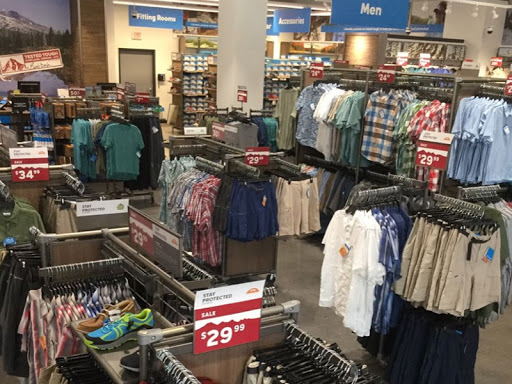 Sportswear Store «Columbia Sportswear Outlet at The Pike Outlets», reviews and photos, 35 Bay St, Long Beach, CA 90802, USA