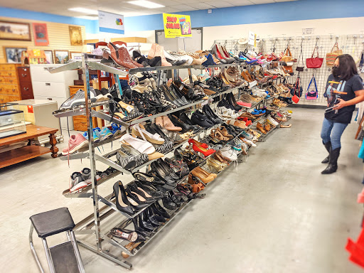 Thrift Store «Goodwill Industries of New Mexico - Coors at Paseo», reviews and photos