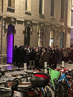 Bisou à Paris