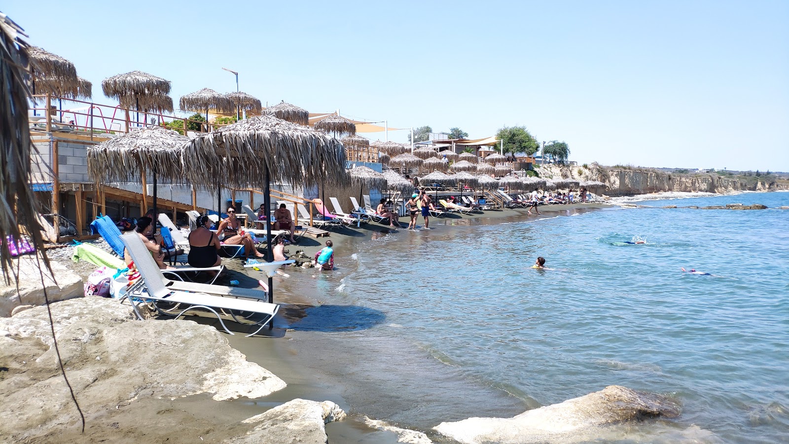 Foto de Akakia Beach com muito limpo nível de limpeza