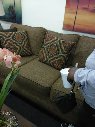 Furniture Store «Royal Furniture - Lamar», reviews and photos, 2700 Lamar Ave, Memphis, TN 38114, USA