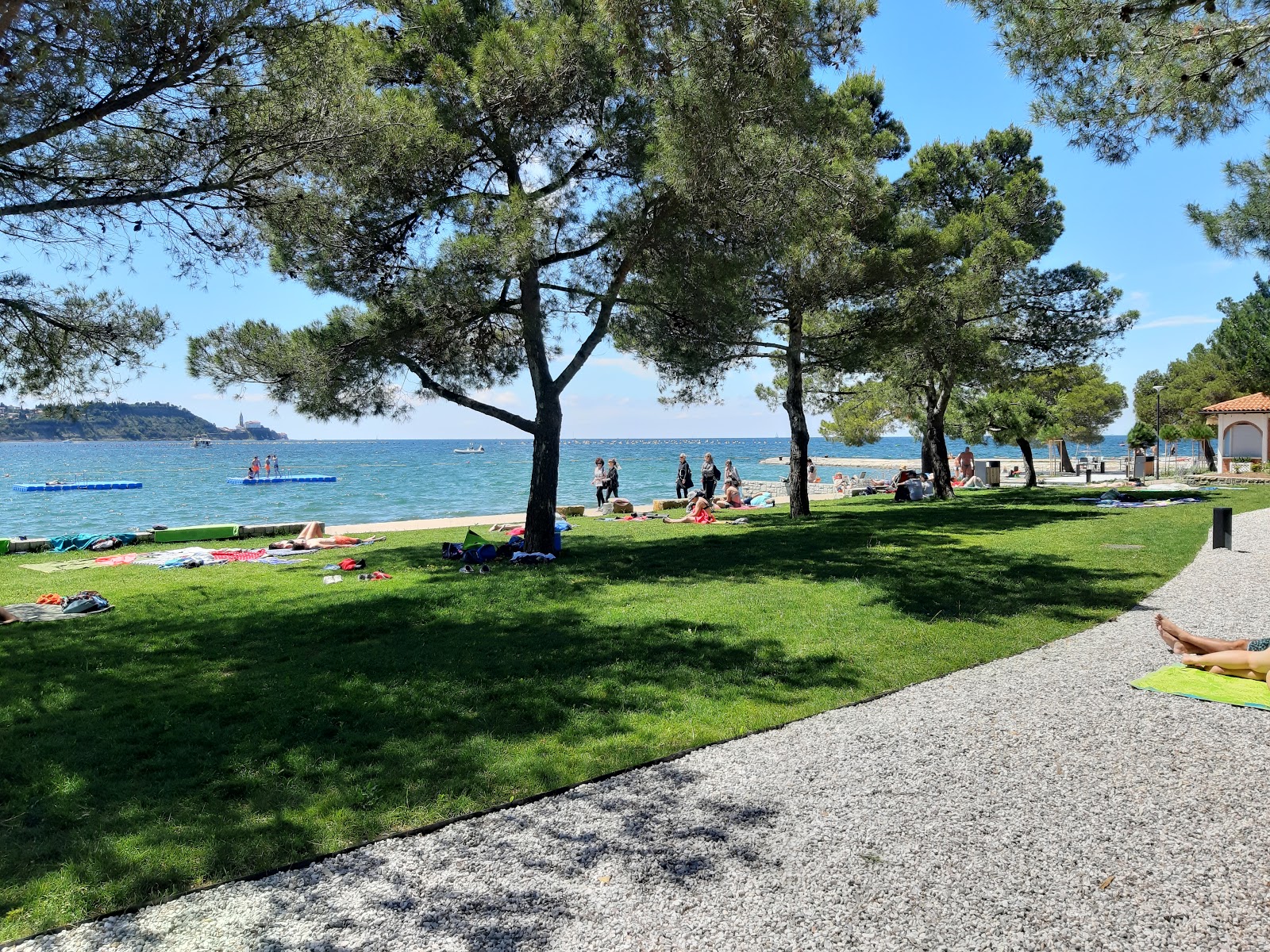 Foto von Strunjan beach II annehmlichkeitenbereich