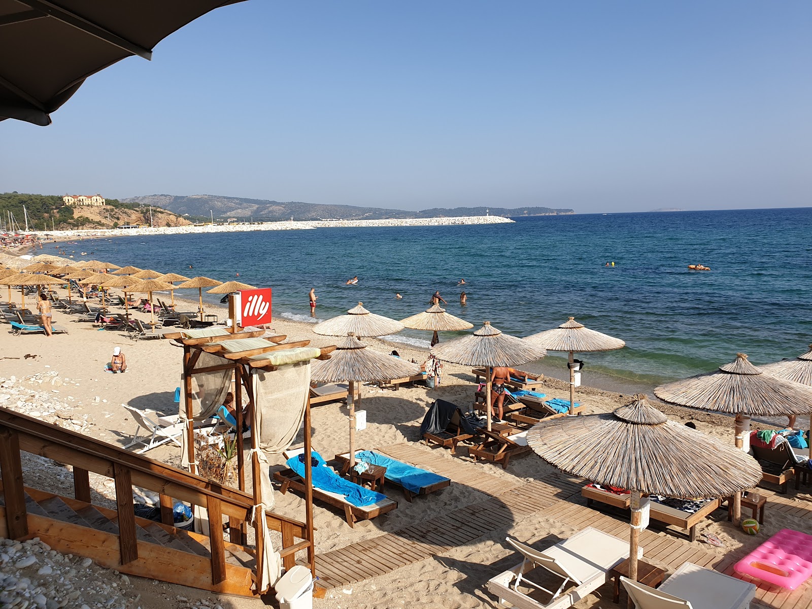 Foto af Aegean beach og bosættelsen