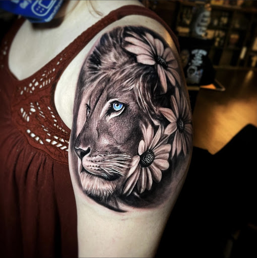 Explore dreamcatcher tattoo ideas, creative tattoo ideas in Johnson City, available at Gold Cross Tattoo Co.