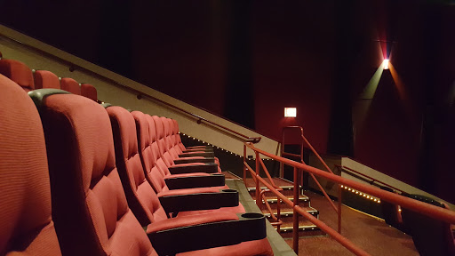 Cinemas with sofas in Chicago