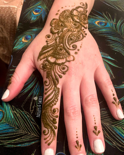 Explore hawaiian island tattoo ideas, creative tattoo ideas in Houston, available at Paisleys and Swirls - Henna Artist in Houston