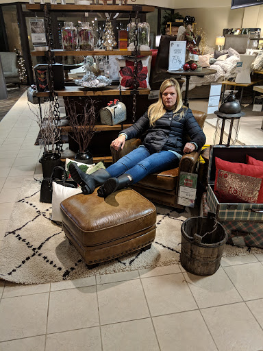 Furniture Store «Art Van Furniture - Kalamazoo (Portage)», reviews and photos, 550 Ring Rd, Portage, MI 49024, USA