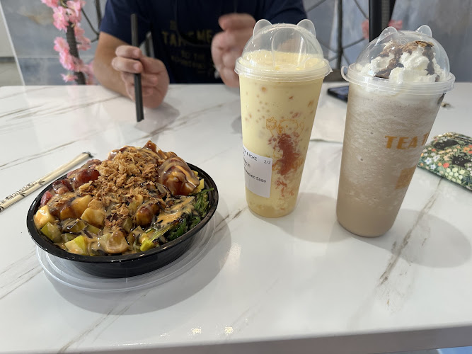 Tea tok & poke bowl
