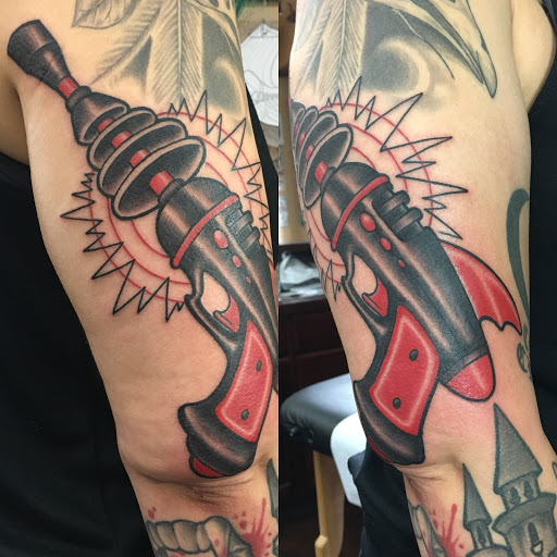 Tattoo Shop «The Gilded Lily Tattoos», reviews and photos, 2429 Mission St C, Santa Cruz, CA 95060, USA