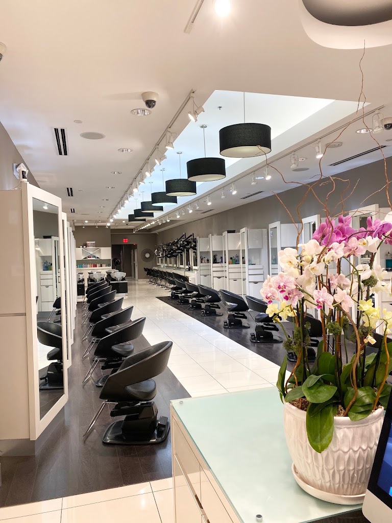 Ricky Alessandro Salon 20817