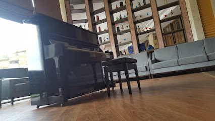 Mua bán sữa chữa Piano & Guitar