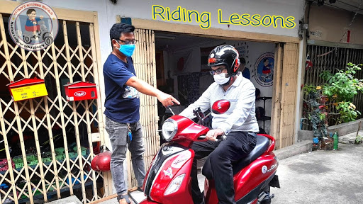 Motorbike Driving Lessons by Fatboy's Motorbikes