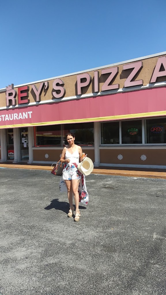 Rey's Pizza 33012