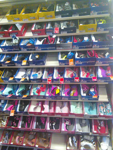 Shoe Store «Payless ShoeSource», reviews and photos, 1045 N Wilson Way, Stockton, CA 95205, USA