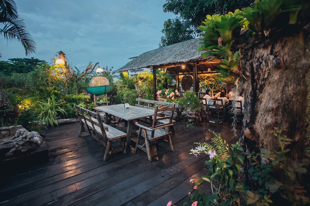 ครัวธรรมชาติภูเก็ต Natural Restaurant Phuket ()