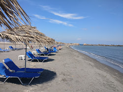 Monolithos beach'in fotoğrafı geniş bir kıyı şeridi ile birlikte