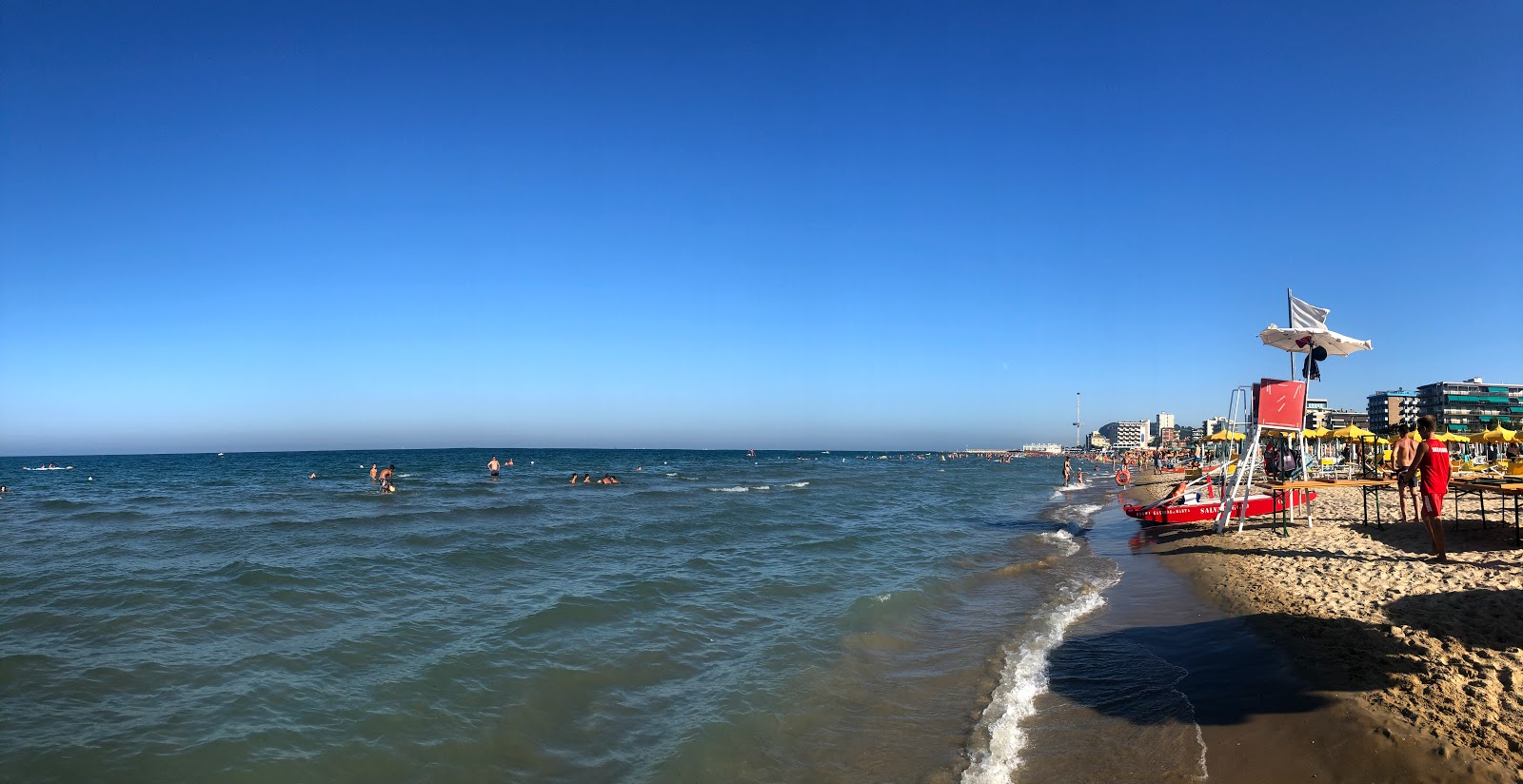 Φωτογραφία του Pesaro beach II με επίπεδο καθαριότητας εν μέρει καθαρό