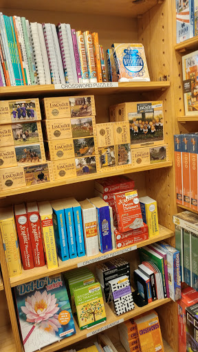 Book Store «Half Price Books», reviews and photos, 1075 E Golf Rd, Schaumburg, IL 60173, USA