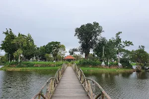 Tịnh Tâm Lake image