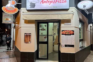 Antojos pizza image