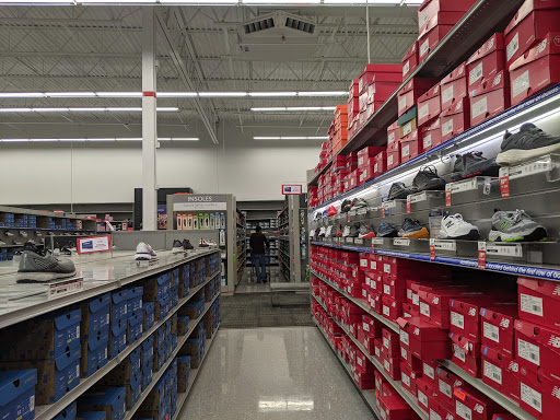 Sporting Goods Store «Academy Sports + Outdoors», reviews and photos, 11955 E Colonial Dr, Orlando, FL 32826, USA