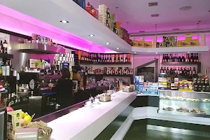 Caffèuno Lounge Bar image