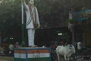 Rajiv Gandhi Statue image