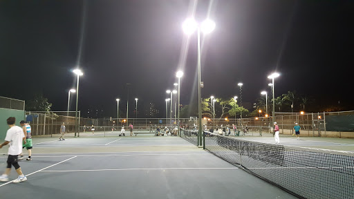 Sites for paddle tennis lessons Honolulu