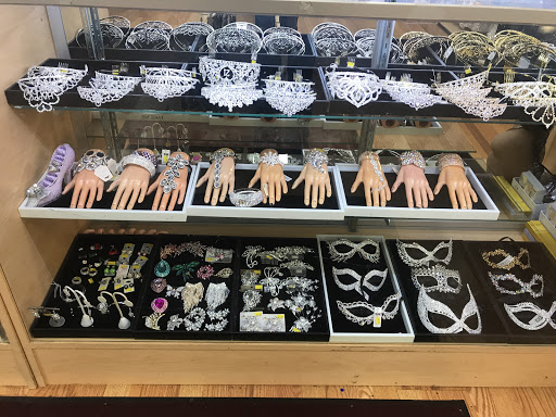 Beauty Supply Store «Beauty 4 U», reviews and photos, 6388 E 82nd St, Indianapolis, IN 46250, USA