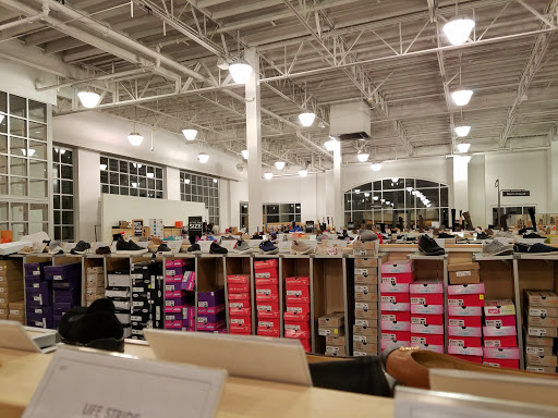 Shoe Store «DSW Designer Shoe Warehouse», reviews and photos, 43598 Christy St, Fremont, CA 94538, USA