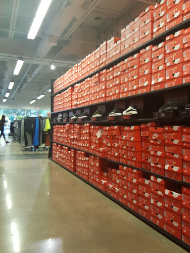 Clothing Store «Nike Factory Store», reviews and photos, 4401 N Interstate Hwy 35 #399, Round Rock, TX 78664, USA