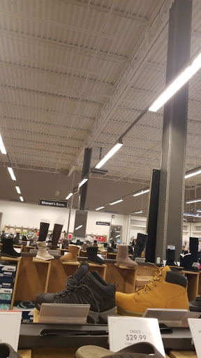 Shoe Store «DSW Designer Shoe Warehouse», reviews and photos, 2601 Plainfield Rd b, Joliet, IL 60435, USA
