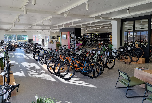 Fri BikeShop Frederikshavn - Cykelbutik