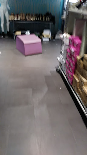 Clothing Store «Discovery Clothing Company», reviews and photos, 660 Centerview Blvd, Kissimmee, FL 34741, USA