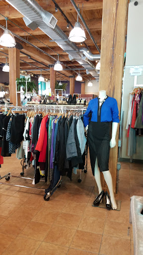 Thrift Store «Retique Store», reviews and photos, 190 N Broadway, Milwaukee, WI 53202, USA