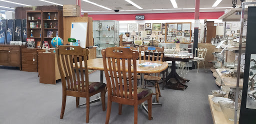 Thrift Store «New To You Upscale Resale Store», reviews and photos, 1700 W Roosevelt Rd, Broadview, IL 60155, USA