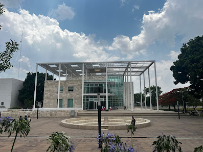 Biblioteca Central Estatal Wigberto Jiménez Moreno Prol, C. Calz. de los Heroes 908, La Martinica, 37500 León de los Aldama, Gto., México