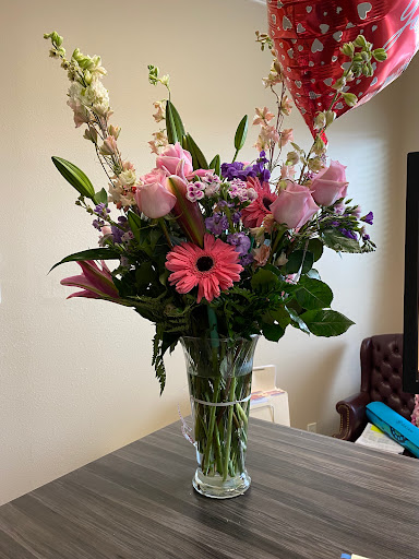 Florist «Pretty Petals Floral Boutique», reviews and photos, 2932 Hillcrest Dr, San Antonio, TX 78201, USA