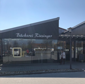 Bäckerei Riesinger Am Wiesengrund 6, 94544 Hofkirchen, Deutschland