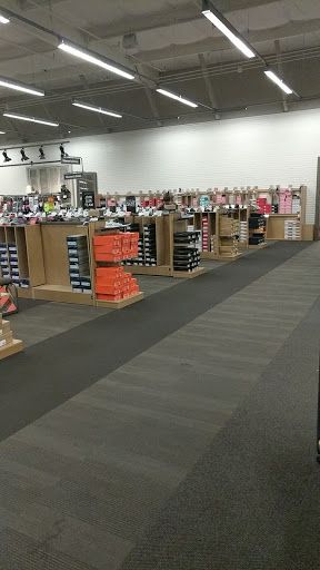 Shoe Store «DSW Designer Shoe Warehouse», reviews and photos, 7896 Dublin Blvd, Dublin, CA 94568, USA