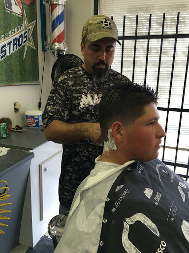 Barber Shop «Friendly Barber Shop», reviews and photos, 13207 Jones Rd, Houston, TX 77070, USA