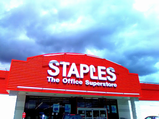 Staples, 3 Work Pkwy, Uniontown, PA 15401, USA, 