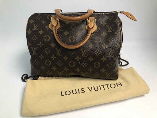 Pawn Shop «Sterling & Knight Jewelry & Pawn», reviews and photos, 109 E St Charles Rd, Villa Park, IL 60181, USA