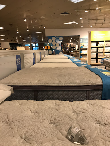 Furniture Store «Art Van Furniture - Shelby Township», reviews and photos, 14055 Hall Rd, Shelby Charter Township, MI 48315, USA