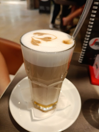 Opinii despre Segafredo Kávézó în Győr - Kávézó