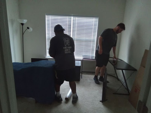 Moving and Storage Service «Two Men and a Truck», reviews and photos, 500 Freeman Ave #108, Chesapeake, VA 23324, USA