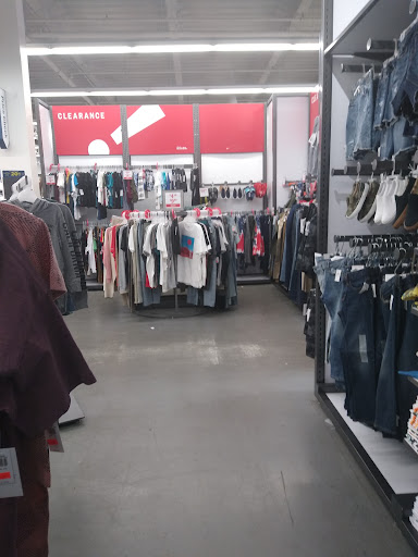 Shoe Store «DSW Designer Shoe Warehouse», reviews and photos, 202 Orland Park Pl, Orland Park, IL 60462, USA